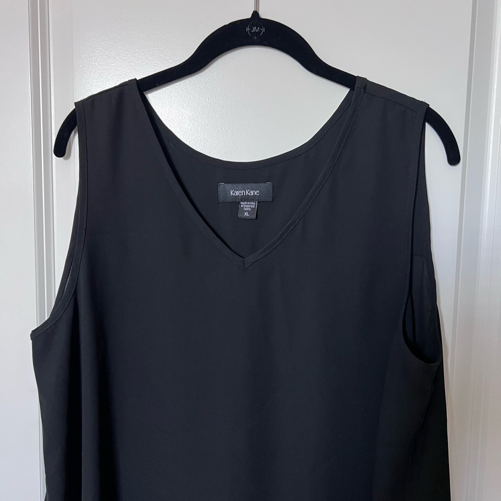 Karen Kane Black Top
Size XL